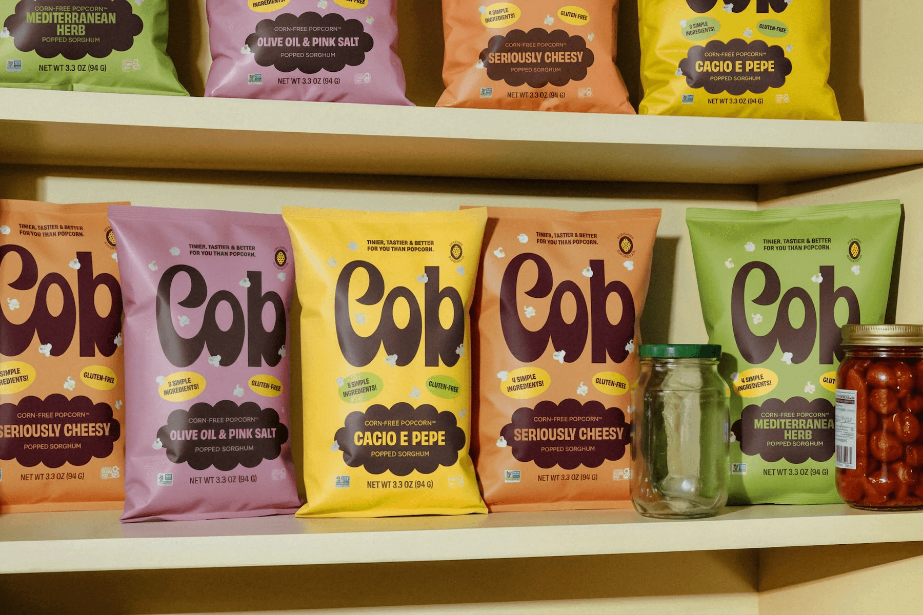 출처: https://bpando.org/2025/11/11/cob-foods-packaging-by-saint-urbain/