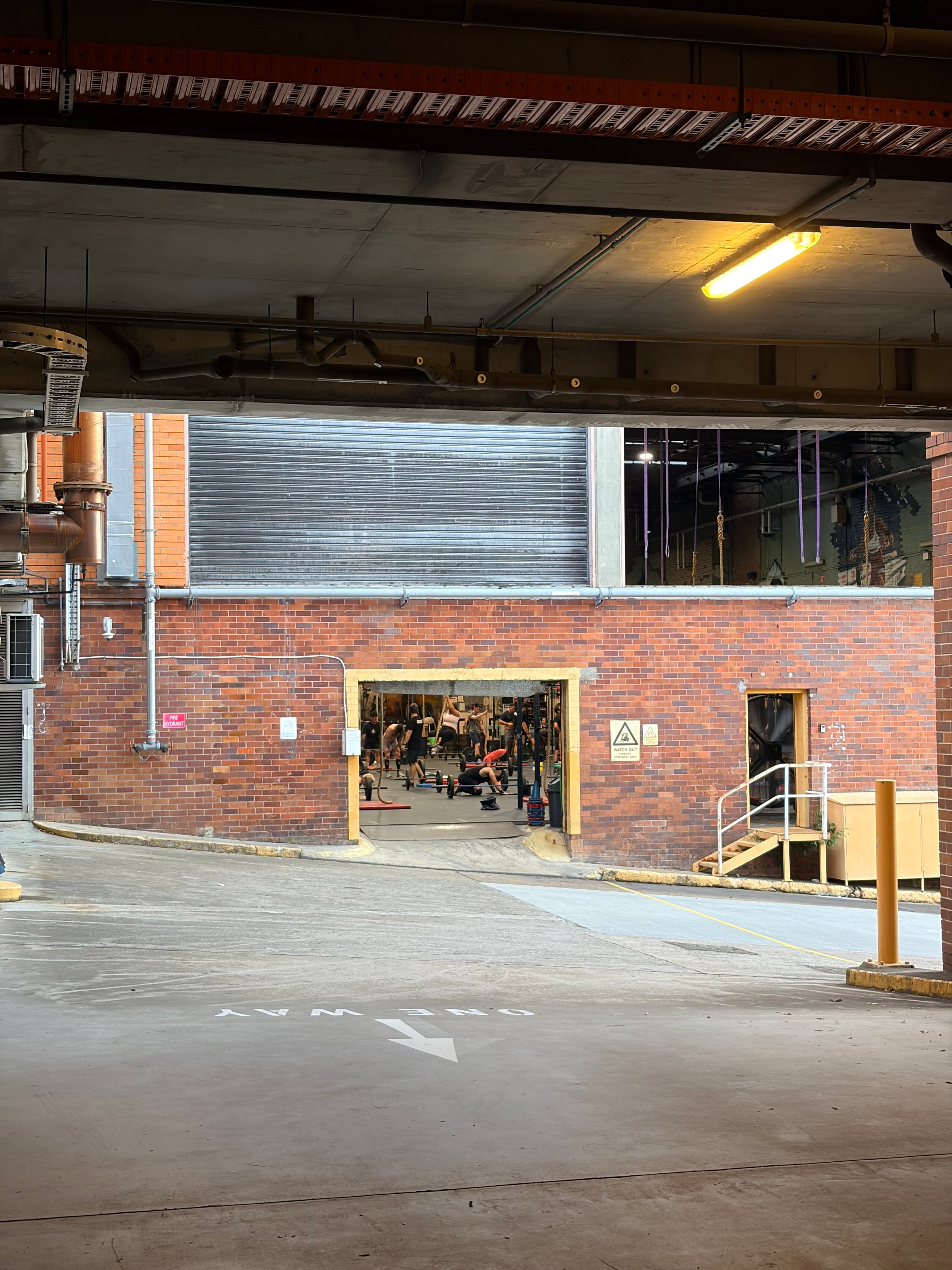 호주에서 크로스핏 박스로 가는 길. 현재 새벽 5시 30분이다